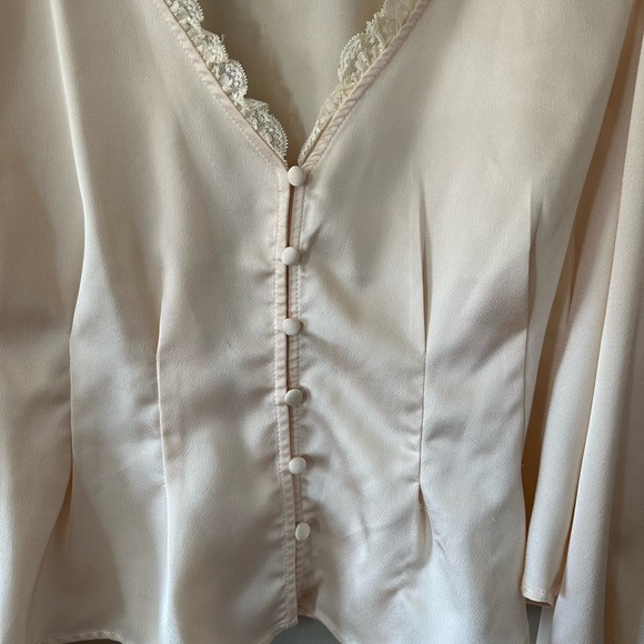 Forever 21 V Neck Puff Sleeve Silky Top Size 2X - Picture 3 of 8